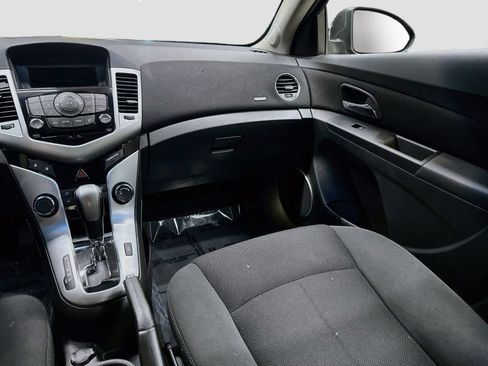 Used 2011 Chevrolet Cruze LT FWD image 23
