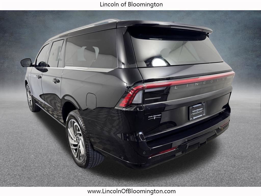 Used 2025 Lincoln Navigator L Reserve AWD/4WD image 7