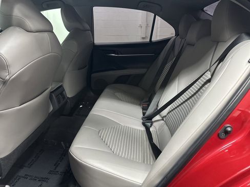 Used 2021 Toyota Camry SE w/ Cold Weather Package image 31