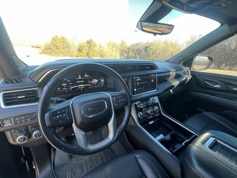 Used 2022 GMC Yukon XL Denali w/ Denali Ultimate Package image 5