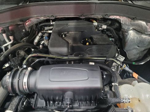 Used 2020 Ford Explorer XLT w/ Equipment Group 202A image 30