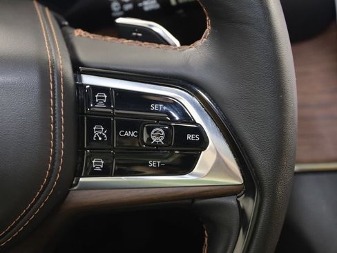 Used 2023 Jeep Grand Cherokee Summit w/ Luxury Tech Group V image 41