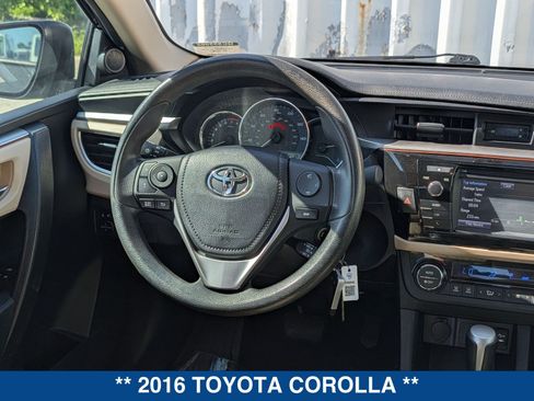 Used 2016 Toyota Corolla LE FWD image 16