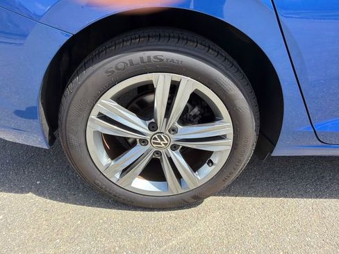 Used 2024 Volkswagen Jetta SE image 17