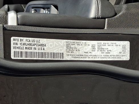 Certified 2023 Jeep Grand Cherokee Limited w/ Black Appearance Package AWD/4WD image 27