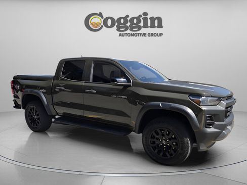 Used 2023 Chevrolet Colorado Trail Boss w/ Technology Package AWD/4WD image 7