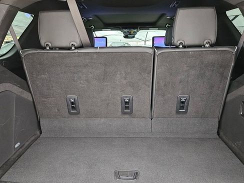 Used 2025 Cadillac Escalade Premium Luxury image 29