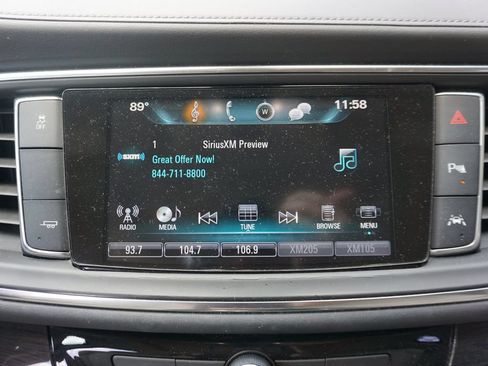 Used 2018 Buick Enclave Premium w/ Experience Buick Package FWD image 11