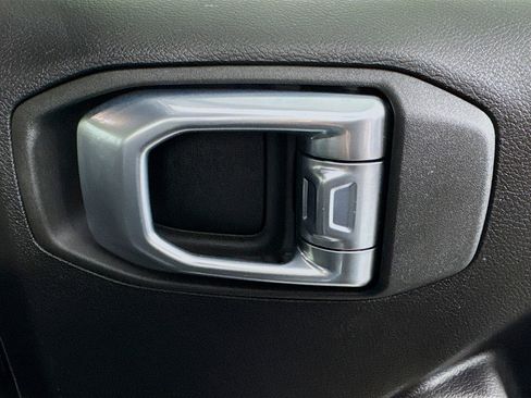 Used 2022 Jeep Gladiator Sport image 30