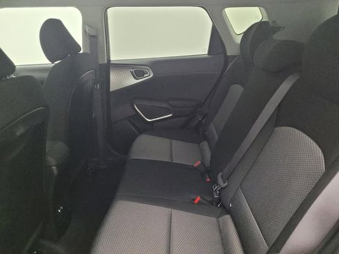 Used 2025 Kia Soul S image 18