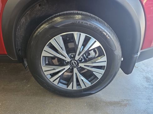 Used 2023 Nissan Rogue SV w/ SV Premium B Package image 24