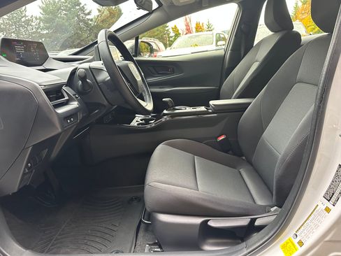 Used 2023 Toyota Prius LE image 19