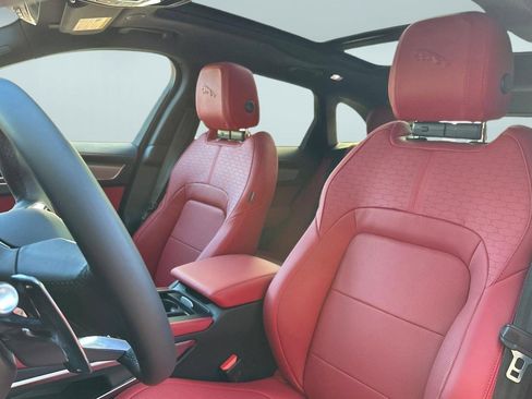 Used 2025 Jaguar F-PACE R-Dynamic S AWD/4WD image 21