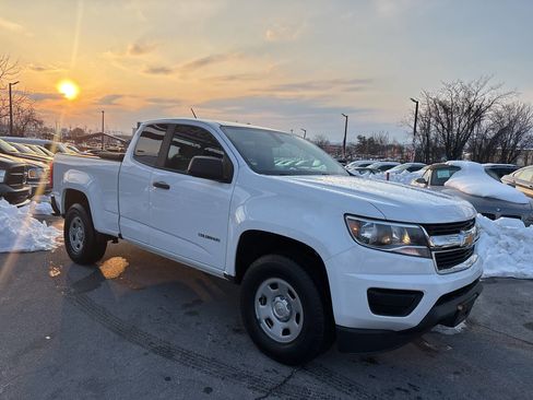 Used 2020 Chevrolet Colorado W/T w/ WT Convenience Package RWD image 4