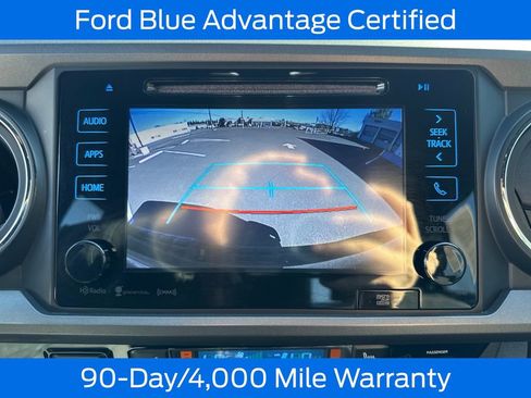 Used 2017 Toyota Tacoma TRD Off-Road w/ Premium & Technology Package AWD/4WD image 22