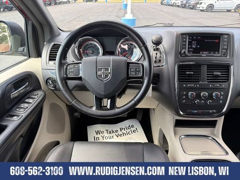 Used 2020 Dodge Grand Caravan SXT FWD image 13