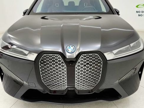 Used 2024 BMW iX xDrive50 w/ Sport Package AWD/4WD image 20