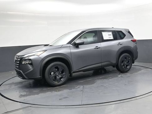 Certified 2026 Nissan Rogue SV FWD image 12