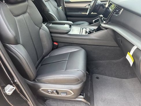 New 2026 Jeep Grand Wagoneer Limited AWD/4WD image 12