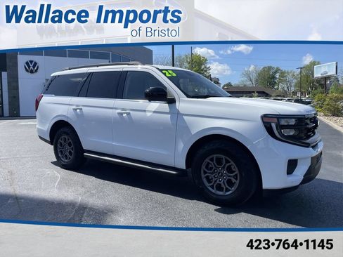 Used 2025 Ford Expedition Active AWD/4WD image 1