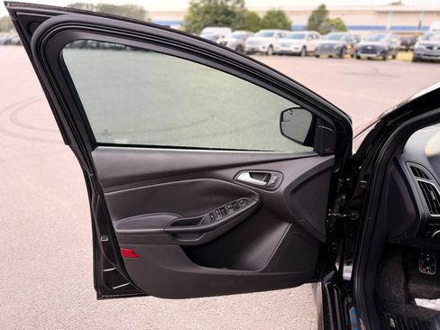 Used 2017 Ford Focus RS AWD/4WD image 22