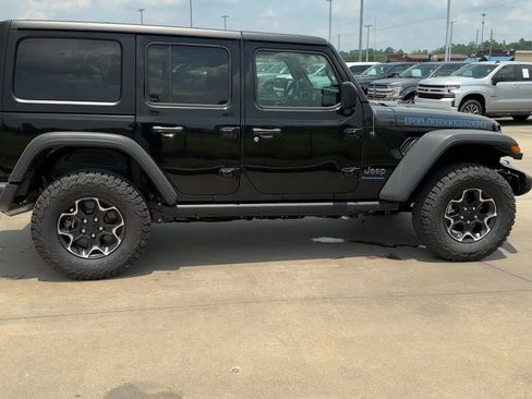 New 2023 Jeep Wrangler Rubicon w/ Cold Weather Group image 9