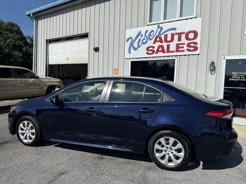 Used 2023 Toyota Corolla LE w/ Carpet Mat Package (TMS) FWD image 27