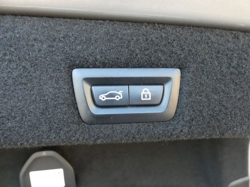 Used 2020 BMW 750i xDrive w/ Executive Package image 83