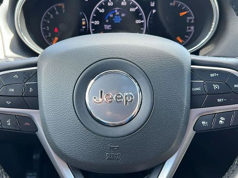 Used 2022 Jeep Grand Cherokee Limited w/ Trailer Tow Group IV AWD/4WD image 33