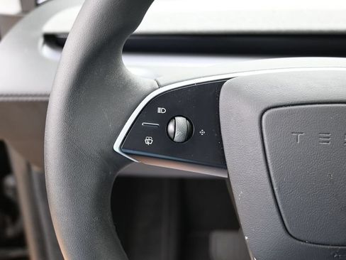 Used 2026 Tesla Model Y Long Range RWD image 18
