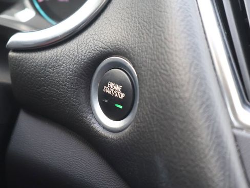 Used 2017 Chevrolet Malibu LT image 27