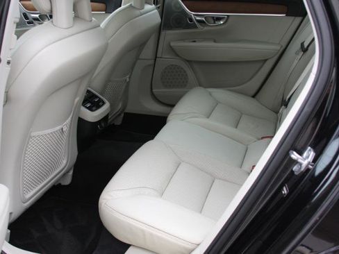 Used 2017 Volvo S90 T6 Inscription w/ Vision Package image 40