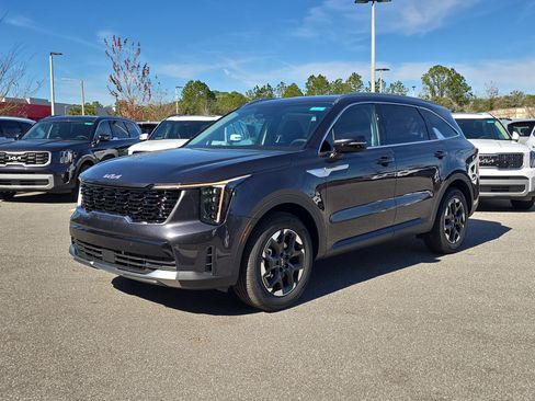New 2026 Kia Sorento S image 4