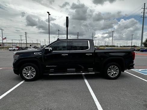 Used 2024 GMC Sierra 1500 Denali w/ Technology Package AWD/4WD image 7