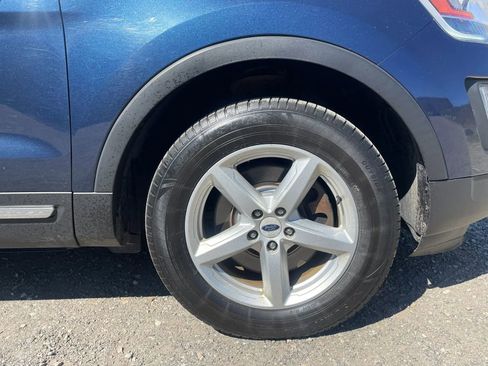 Used 2017 Ford Explorer XLT AWD/4WD image 34