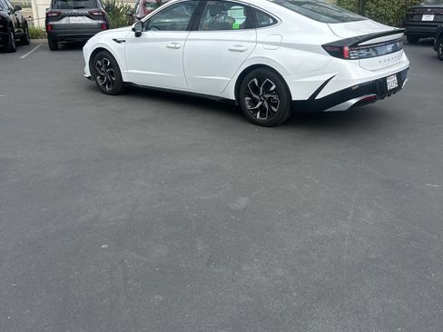 Used 2025 Hyundai Sonata SEL FWD image 7