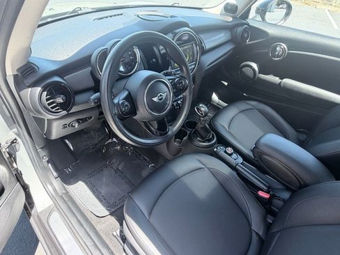 Used 2018 MINI Cooper 2-Door Hardtop w/ Premium Package FWD image 9