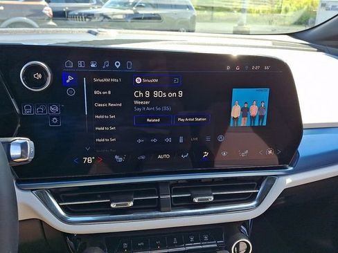 Certified 2025 Chevrolet Equinox EV LT image 17