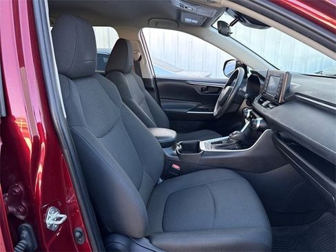 Used 2022 Toyota RAV4 LE image 28
