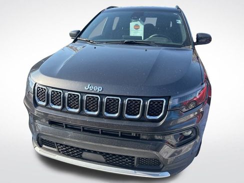 Used 2023 Jeep Compass Limited image 8