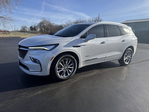 Used 2023 Buick Enclave Avenir w/ Avenir Technology Package image 2