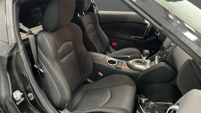 Used 2016 Nissan 370Z Coupe RWD image 21