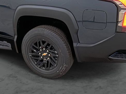 New 2026 Chevrolet Silverado EV LT image 9