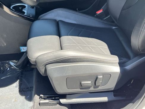 Used 2024 BMW X1 M35i w/ Shadowloine Package AWD/4WD image 19