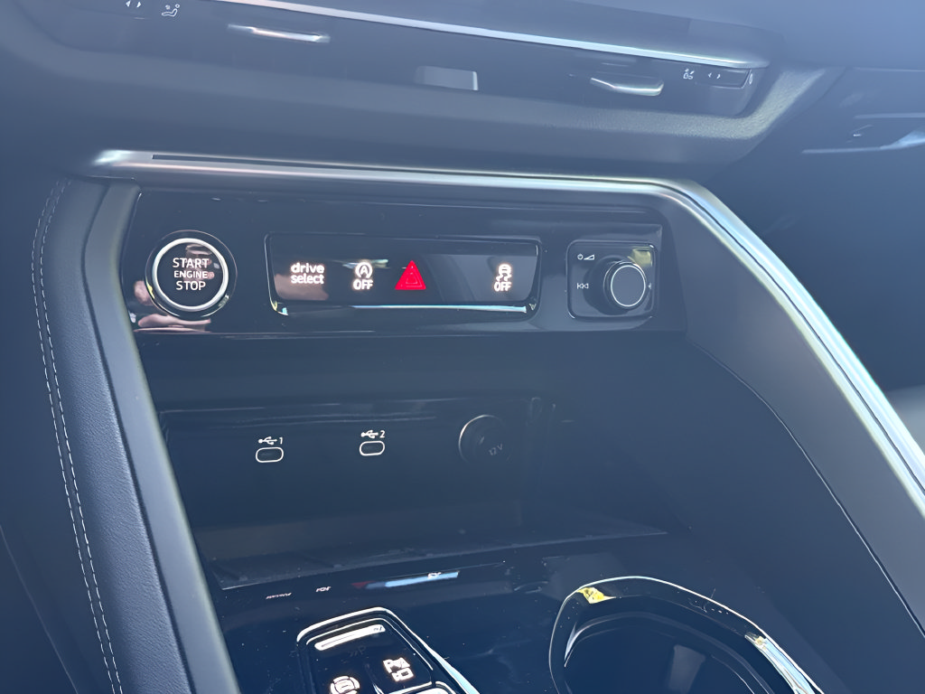 Used 2026 Audi Q5 Premium Plus w/ Premium Plus AWD/4WD image 30