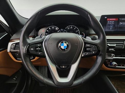 Used 2018 BMW 530i xDrive AWD/4WD image 13