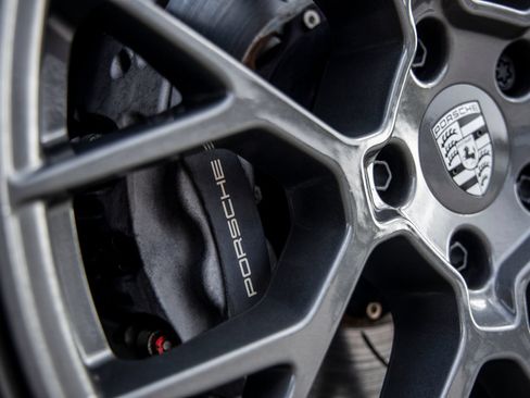 Certified 2024 Porsche 911 Carrera T RWD image 18