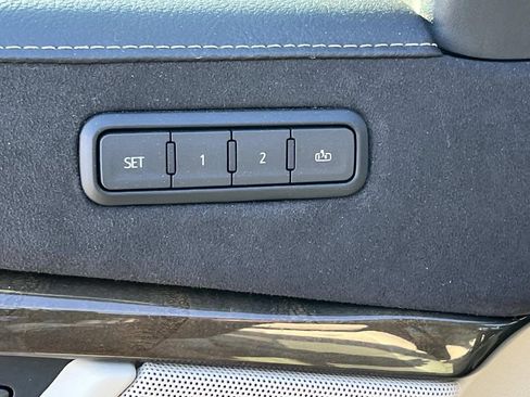 Used 2020 Cadillac Escalade Premium Luxury image 28