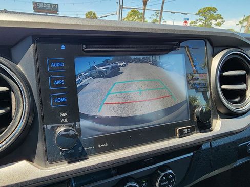 Used 2017 Toyota Tacoma TRD Off-Road w/ Tow Package image 21