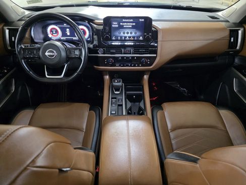 Used 2023 Nissan Pathfinder Platinum image 19